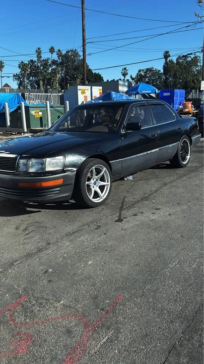 1991 Lexus LS 1st Gen - Image 2 of 3