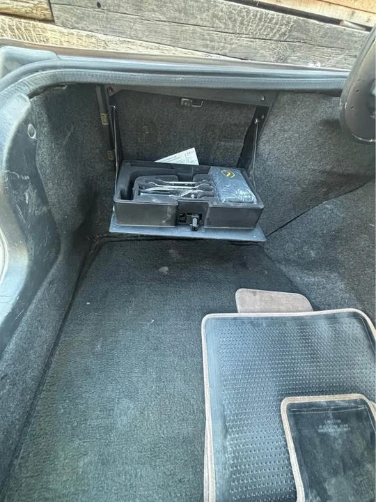 1991 Lexus LS 1st Gen - Image 17 of 20
