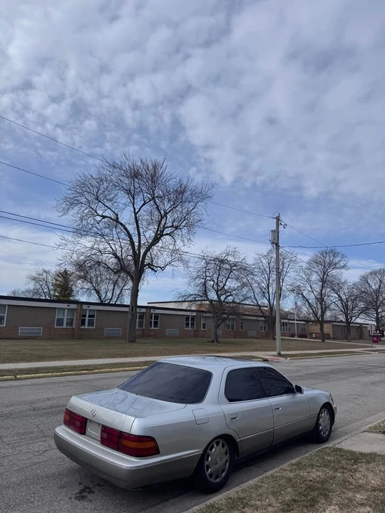 1991 Lexus LS 1st Gen - Image 2 of 7