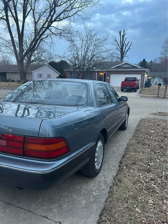 1991 Lexus LS 1st Gen - Image 3 of 12