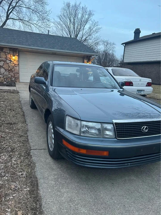 1991 Lexus LS 1st Gen - Image 2 of 12