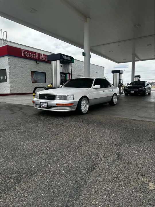 1991 Lexus LS 1st Gen - Image 2 of 3