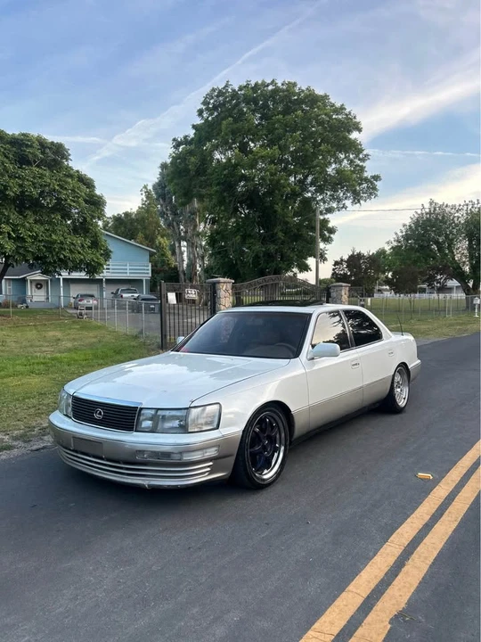 1991 Lexus LS 1st Gen - Image 2 of 8