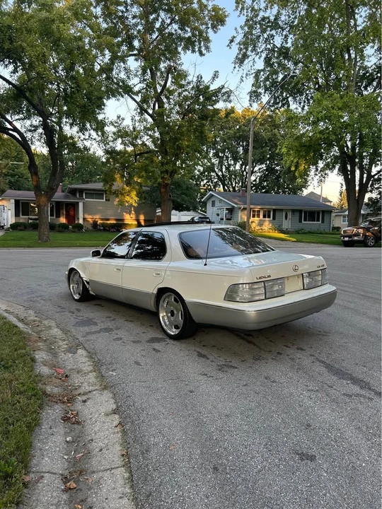 1991 Lexus LS 1st Gen - Image 3 of 6