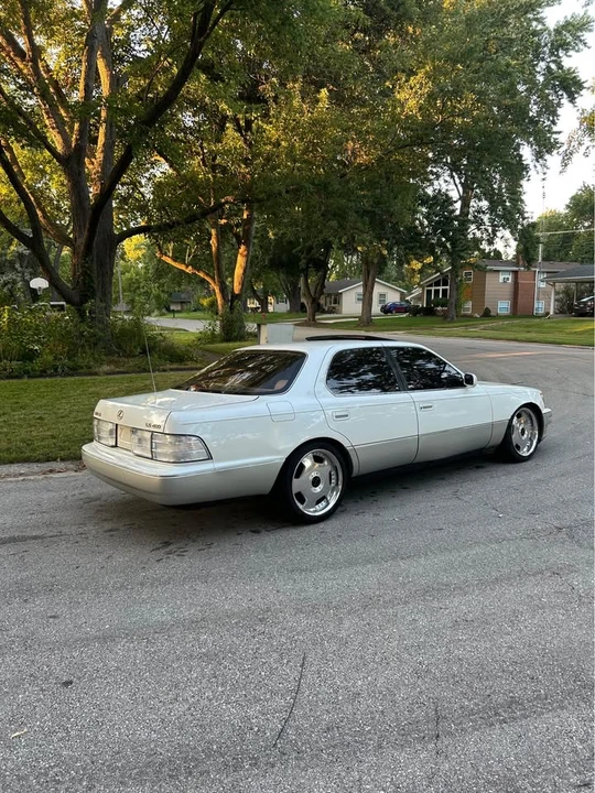 1991 Lexus LS 1st Gen - Image 2 of 6