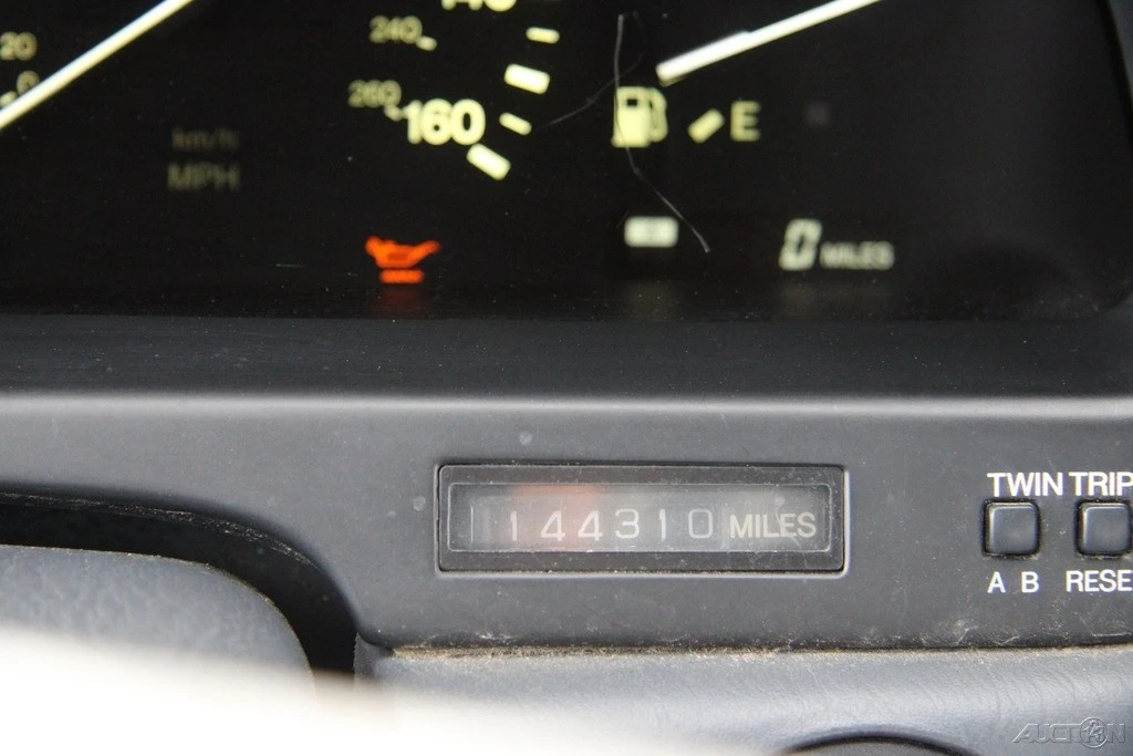 1991 Lexus LS 1st Gen - Image 16 of 21