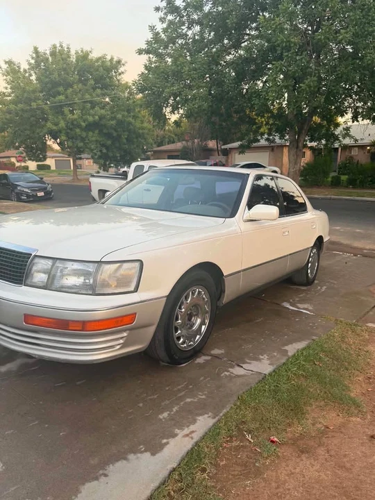 1991 Lexus LS 1st Gen - Image 2 of 10