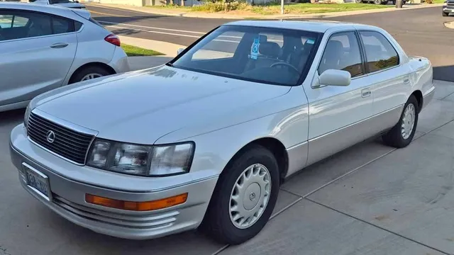 1991 Lexus LS 400 Sedan 4D