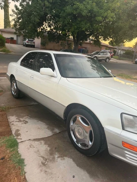 1991 Lexus LS 1st Gen - Image 3 of 10