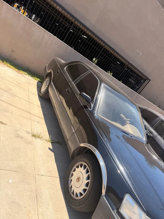 1991 Lexus LS 1st Gen - Image 2 of 2