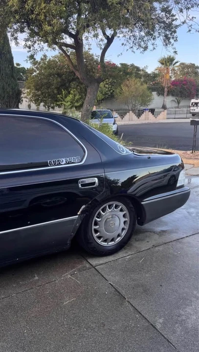 1991 Lexus LS 1st Gen - Image 2 of 13