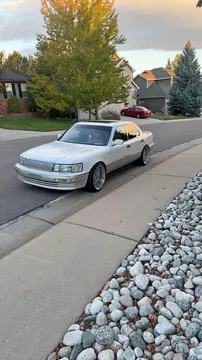 1991 Lexus LS 400 Sedan 4D