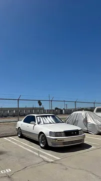 1991 Lexus LS 400 Sedan 4D