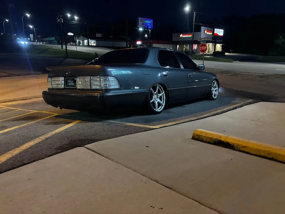 1991 Lexus LS 1st Gen - Image 7 of 9