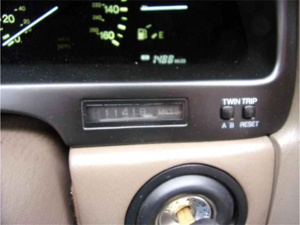1991 Lexus LS 1st Gen - Image 13 of 26