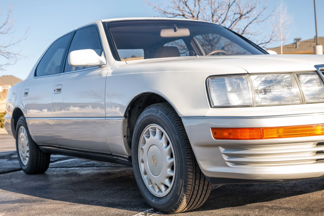 1991 Lexus LS 1st Gen - Image 18 of 31
