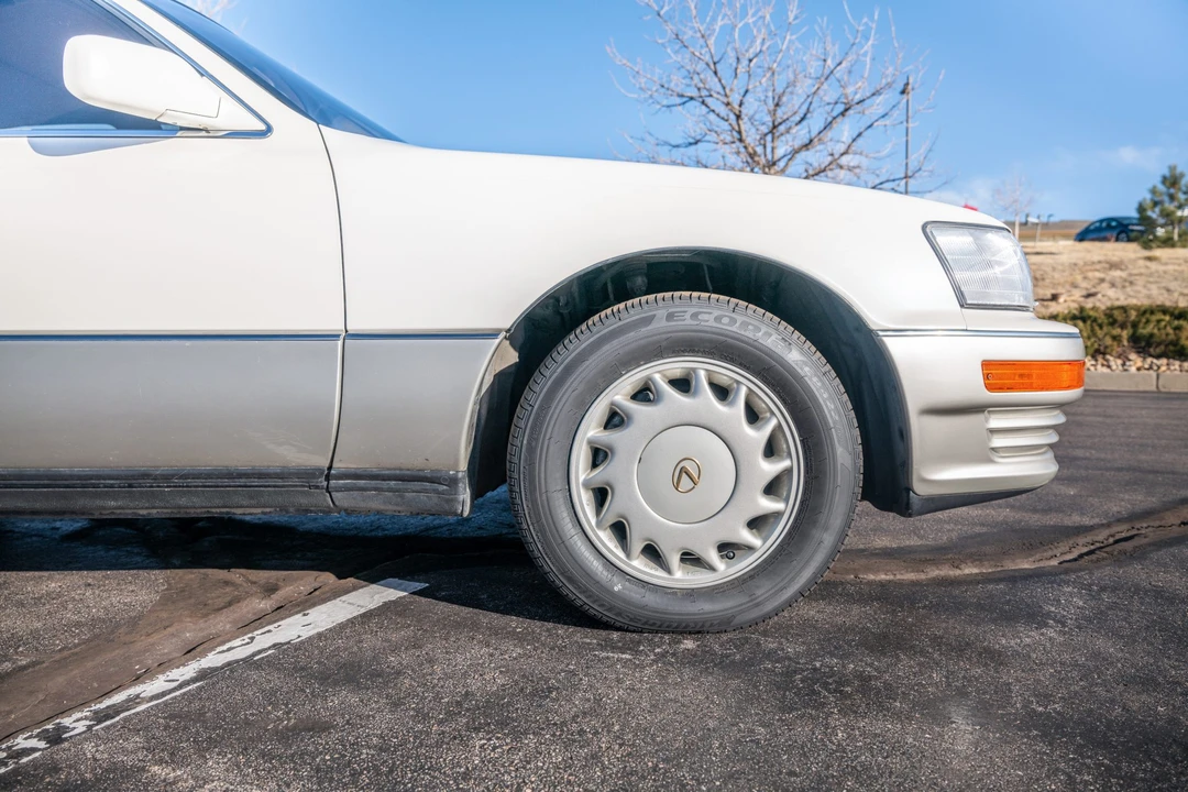 1991 Lexus LS 1st Gen - Image 17 of 31