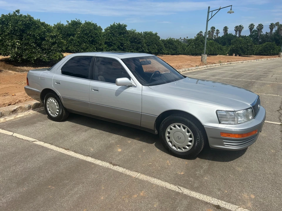 1991 Lexus LS 1st Gen - Image 21 of 31