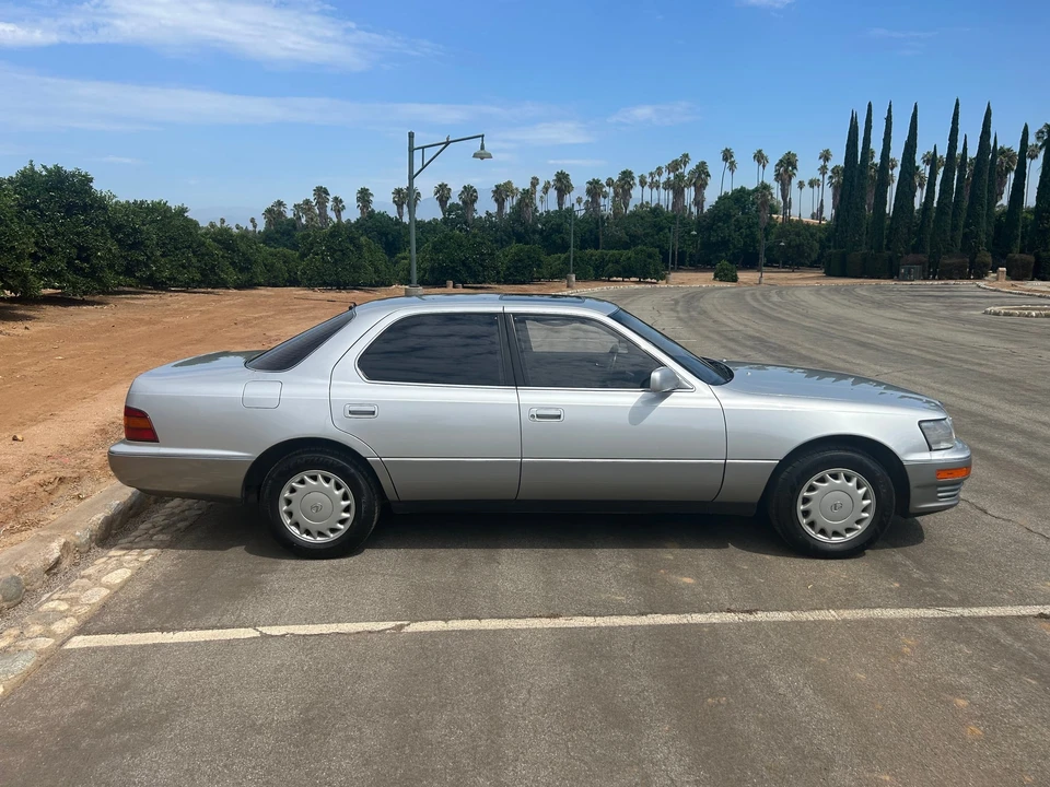 1991 Lexus LS 1st Gen - Image 23 of 31
