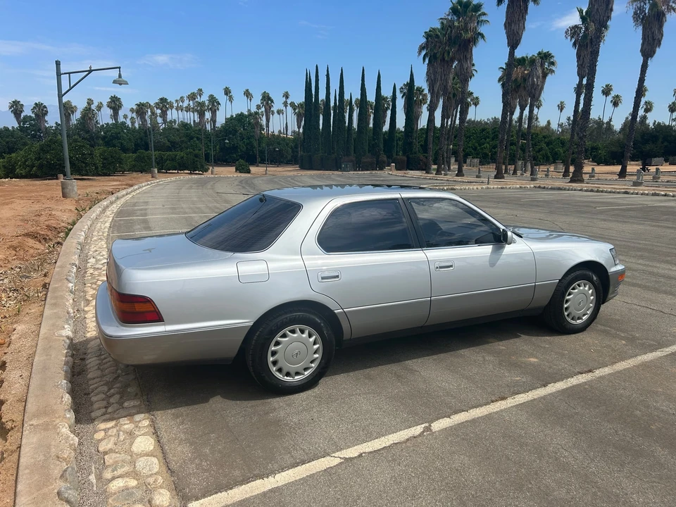 1991 Lexus LS 1st Gen - Image 26 of 31