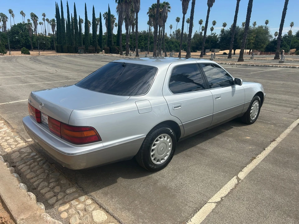 1991 Lexus LS 1st Gen - Image 27 of 31