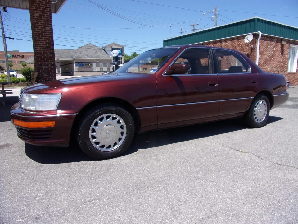1991 Lexus LS 1st Gen - Image 21 of 31