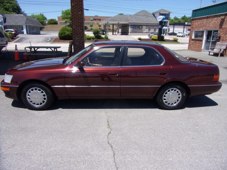 1991 Lexus LS 1st Gen - Image 19 of 31