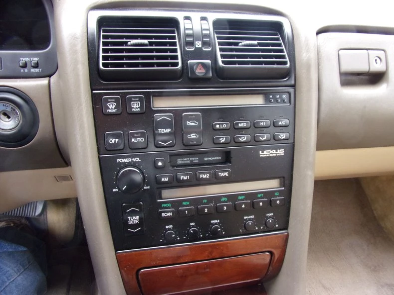 1991 Lexus LS 1st Gen - Image 14 of 26
