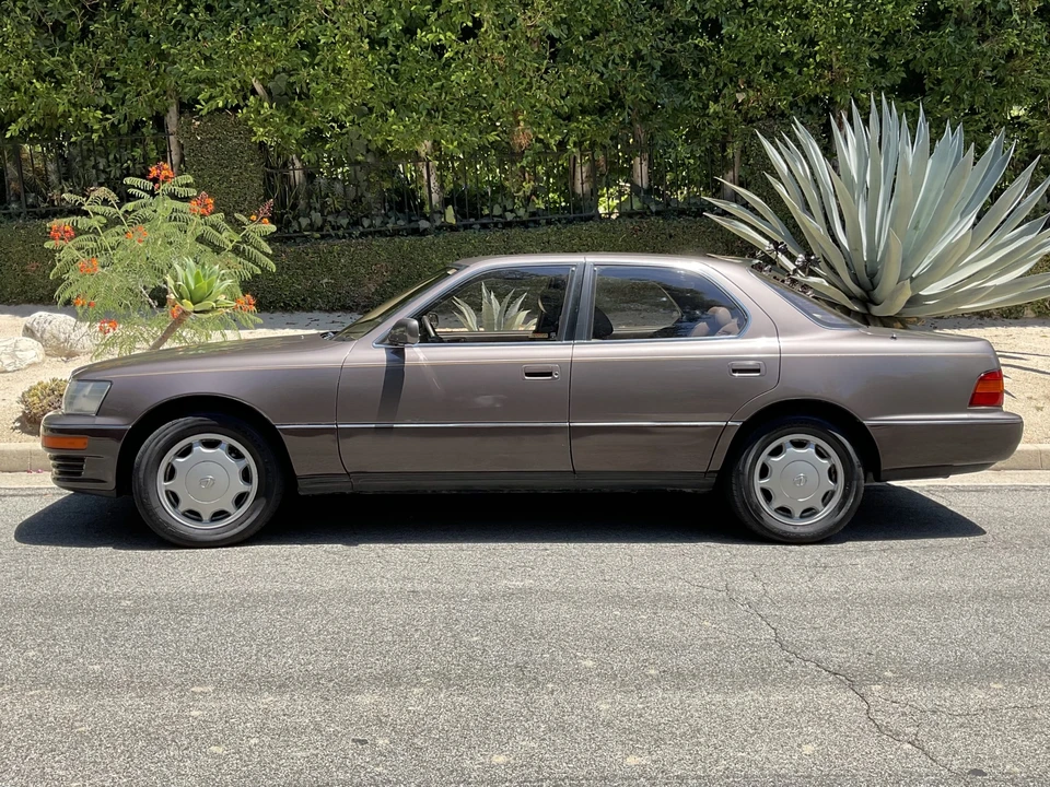1991 Lexus LS 1st Gen - Image 11 of 31