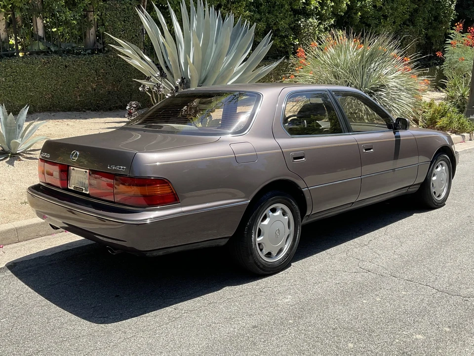 1991 Lexus LS 1st Gen - Image 16 of 31