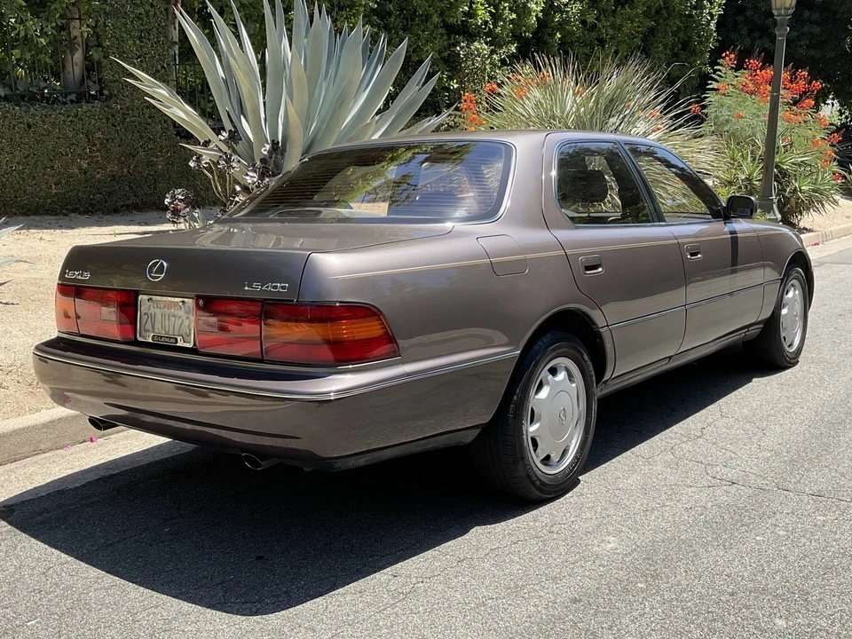 1991 Lexus LS 1st Gen - Image 15 of 31