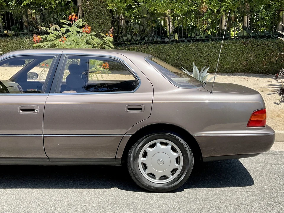 1991 Lexus LS 1st Gen - Image 30 of 31