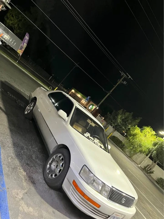 1991 Lexus LS 1st Gen - Image 2 of 5