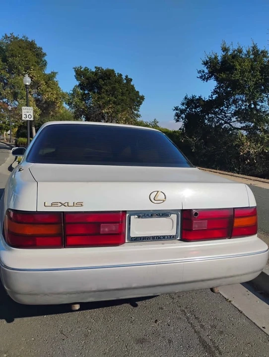 1991 Lexus LS 1st Gen - Image 2 of 3