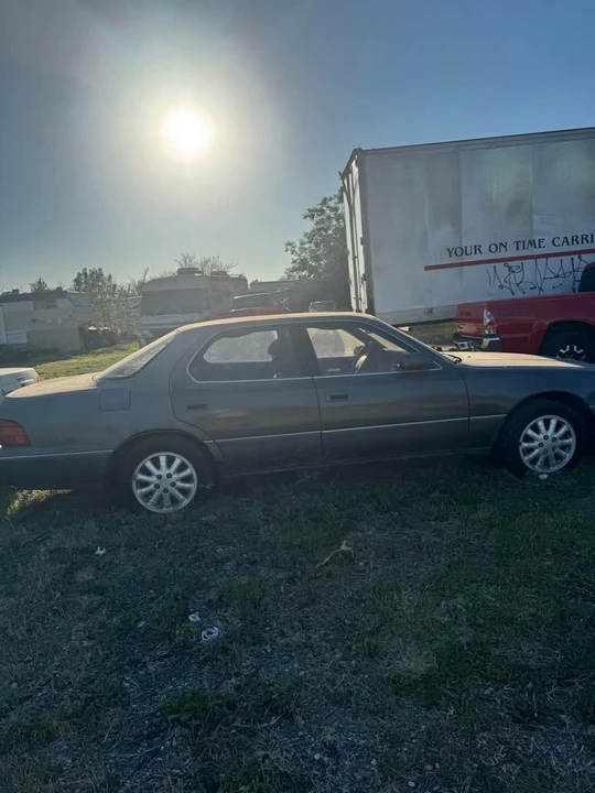 1991 Lexus LS 1st Gen - Image 2 of 5