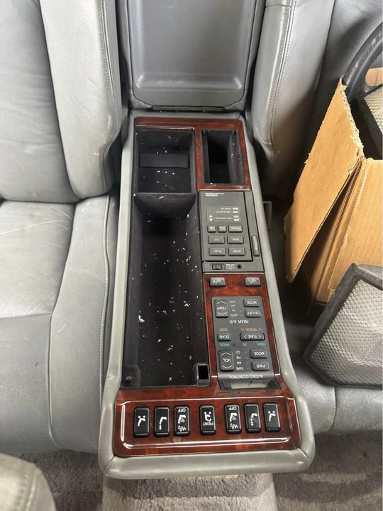 1991 Lexus LS 1st Gen - Image 7 of 15