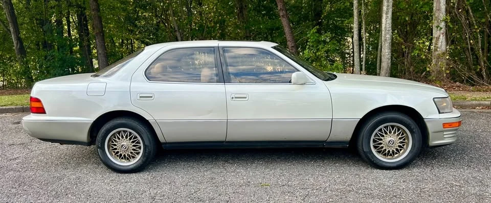 1991 Lexus LS 1st Gen - Image 19 of 20