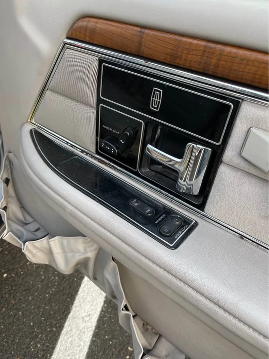 1991 Lincoln Continental 8th Gen - Image 14 of 14