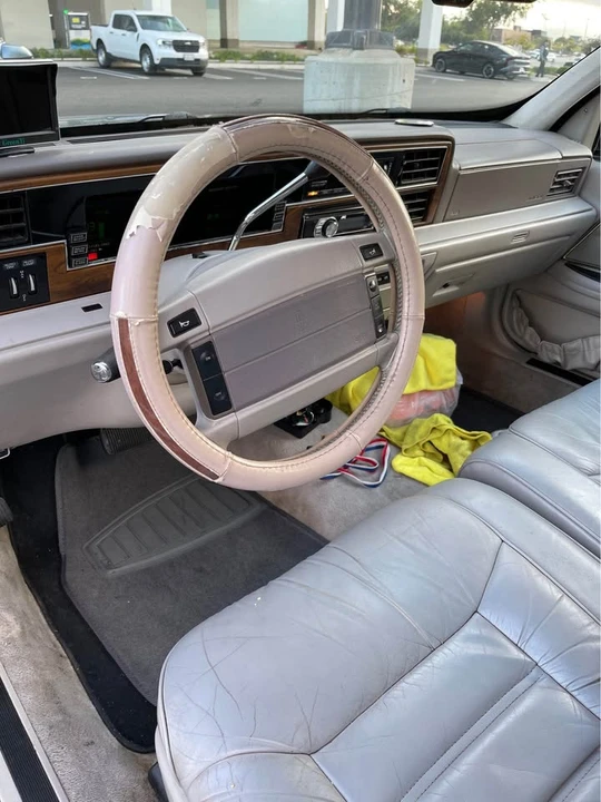 1991 Lincoln Continental 8th Gen - Image 13 of 14