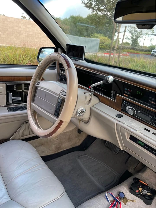 1991 Lincoln Continental 8th Gen - Image 4 of 14