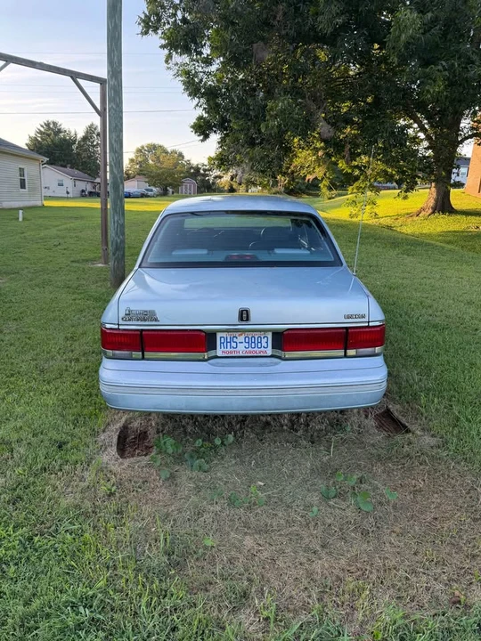 1991 Lincoln Continental 8th Gen - Image 2 of 8