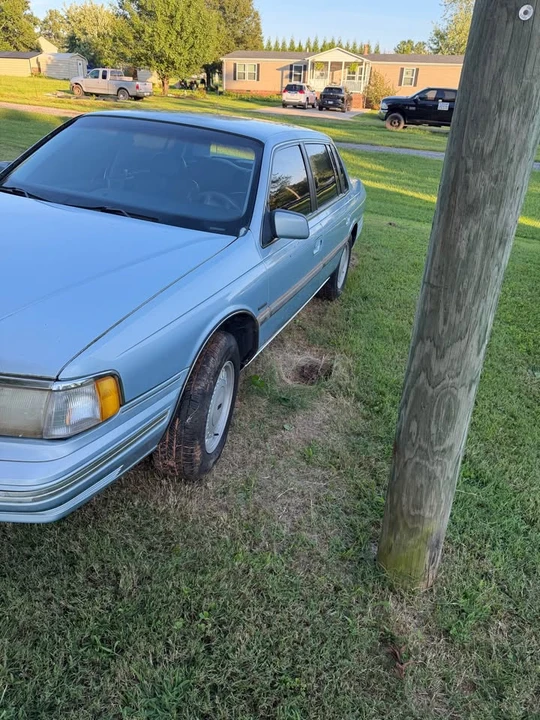 1991 Lincoln Continental 8th Gen - Image 4 of 8