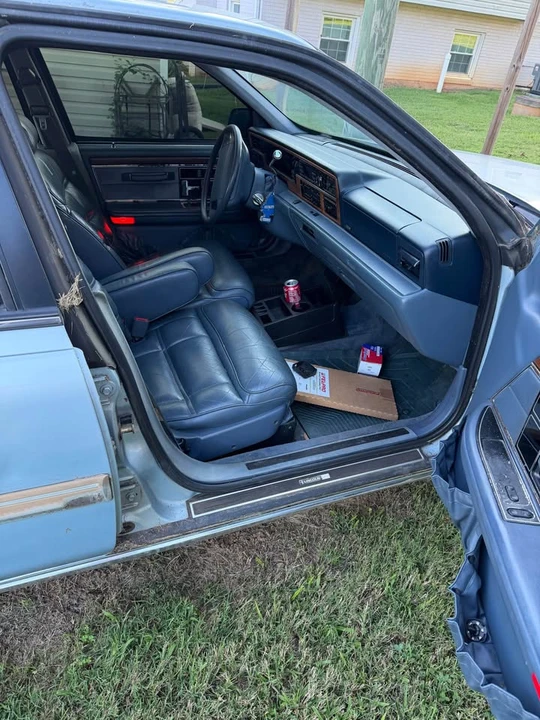 1991 Lincoln Continental 8th Gen - Image 6 of 8