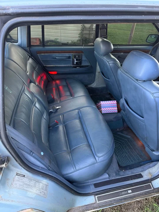 1991 Lincoln Continental 8th Gen - Image 7 of 8