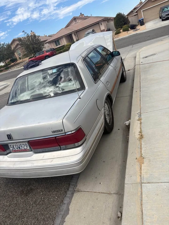 1991 Lincoln Continental 8th Gen - Image 2 of 7