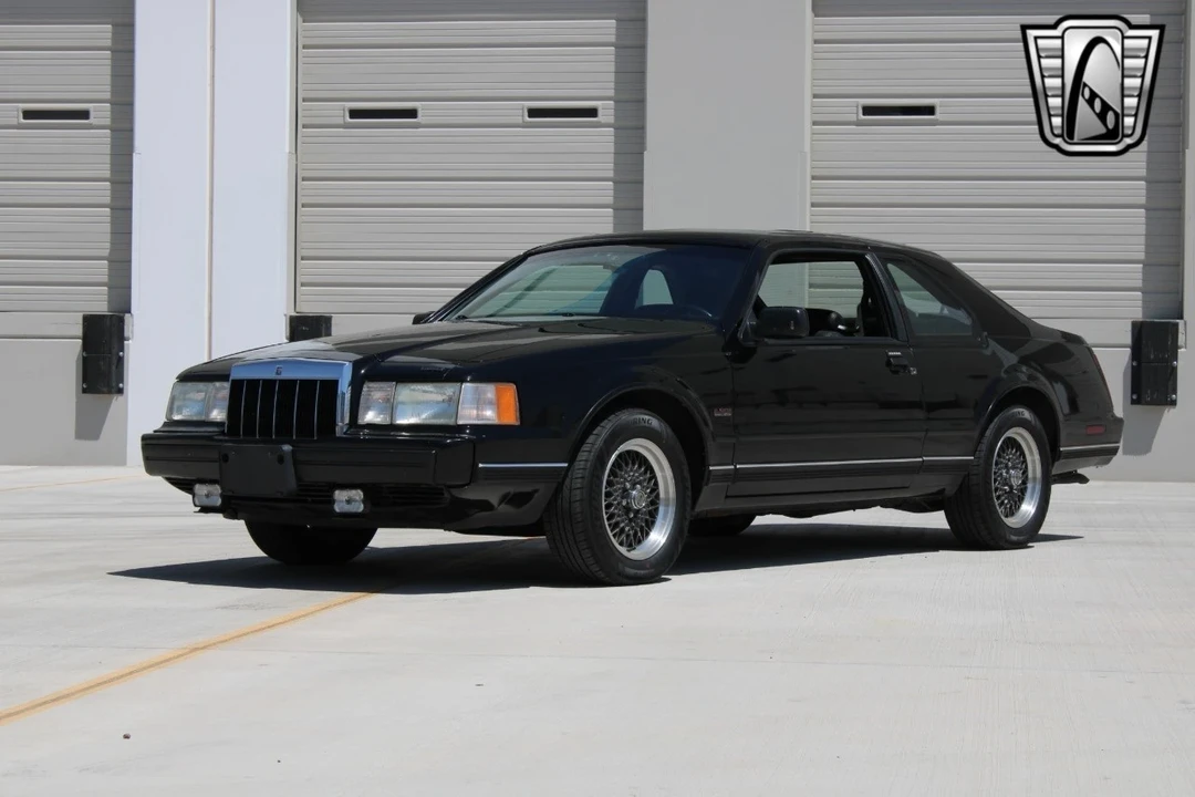1991 Lincoln Continental Mark VII - Image 3 of 12