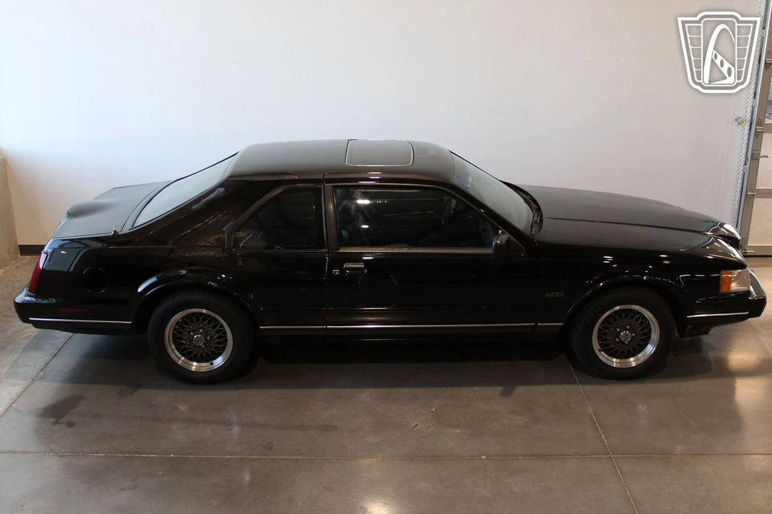 1991 Lincoln Continental Mark VII - Image 9 of 12