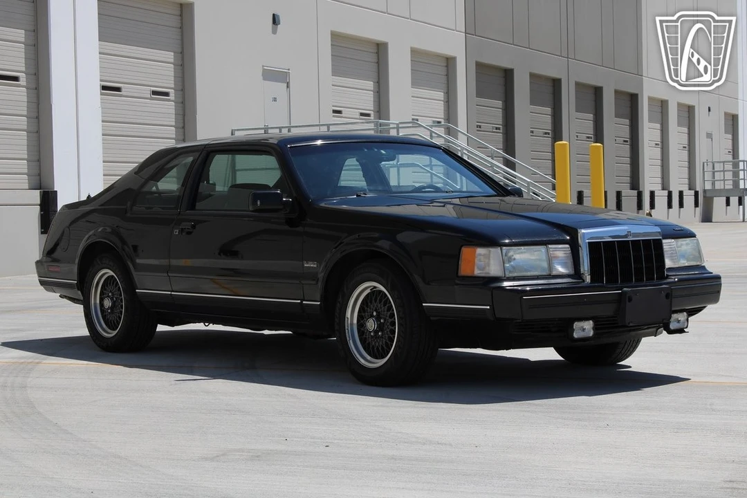1991 Lincoln Continental Mark VII - Image 6 of 12