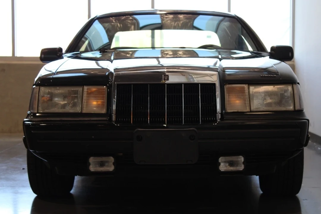 1991 Lincoln Continental Mark VII - Image 11 of 12