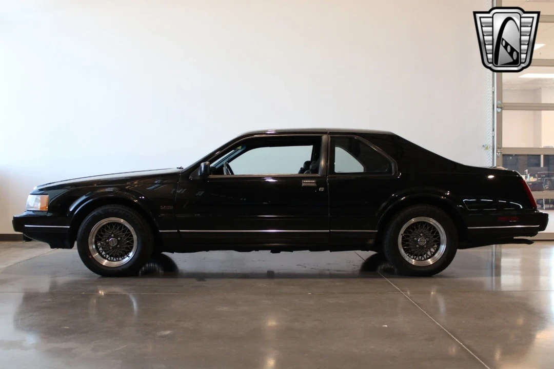 1991 Lincoln Continental Mark VII - Image 18 of 21